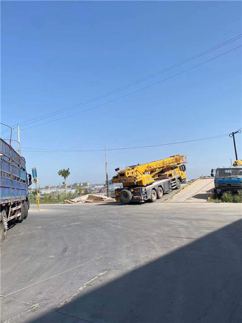 双流区25吨吊车的租赁价格大概是多少？